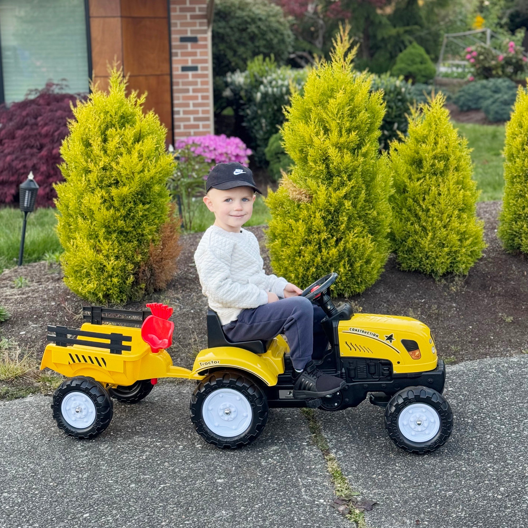 Kids Ride on Tractor with Back Trailer, Shovel & Rake, Horn, Four Wheels Tractor Toy for Child Toddler