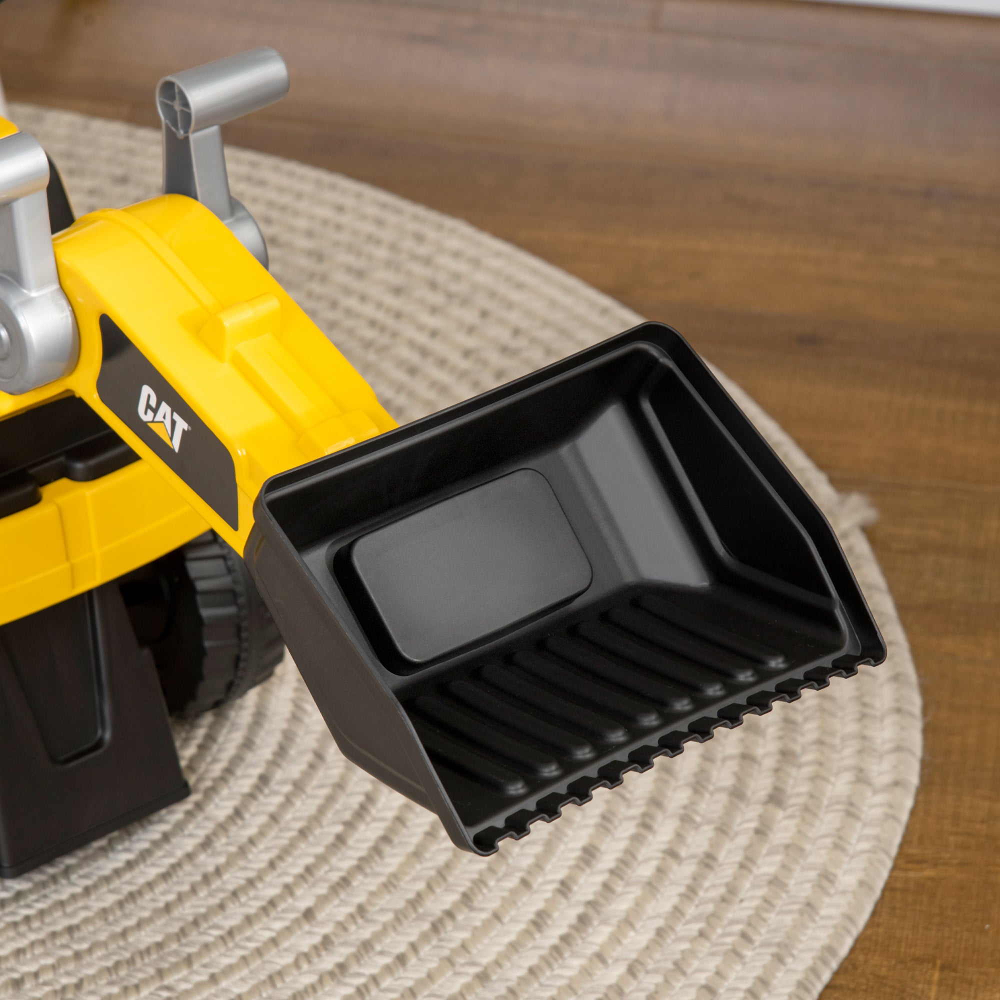 CAT Licensed Kids Construction Ride-On Toddler Digger Excavator Foot-To-Floor Ride-On Toy w/ Manual Shovel, Horn, Hidden Storage, for Ages 1.5-3 Years