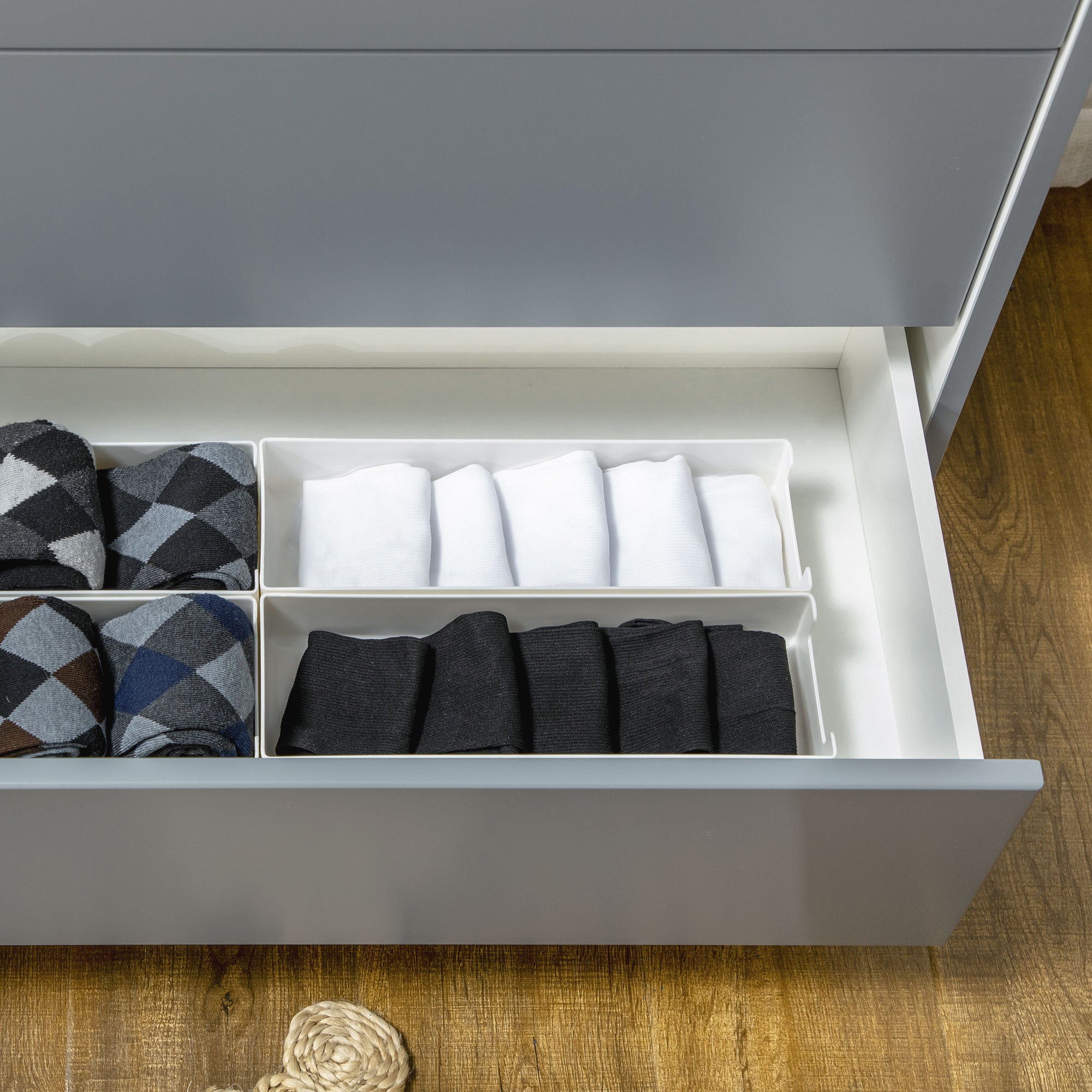 Fynco - Drawer Chest, 3-Drawer Storage Cabinet Unit with Pine Wood Legs for Bedroom, Living Room, 75cmx42cmx75cm, Grey